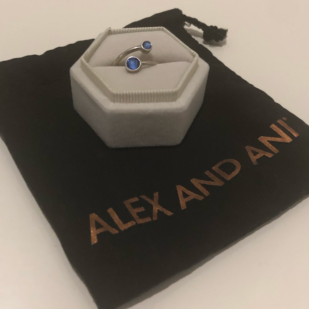 3/$25 💧Alex and Ani September Birthstone Ring